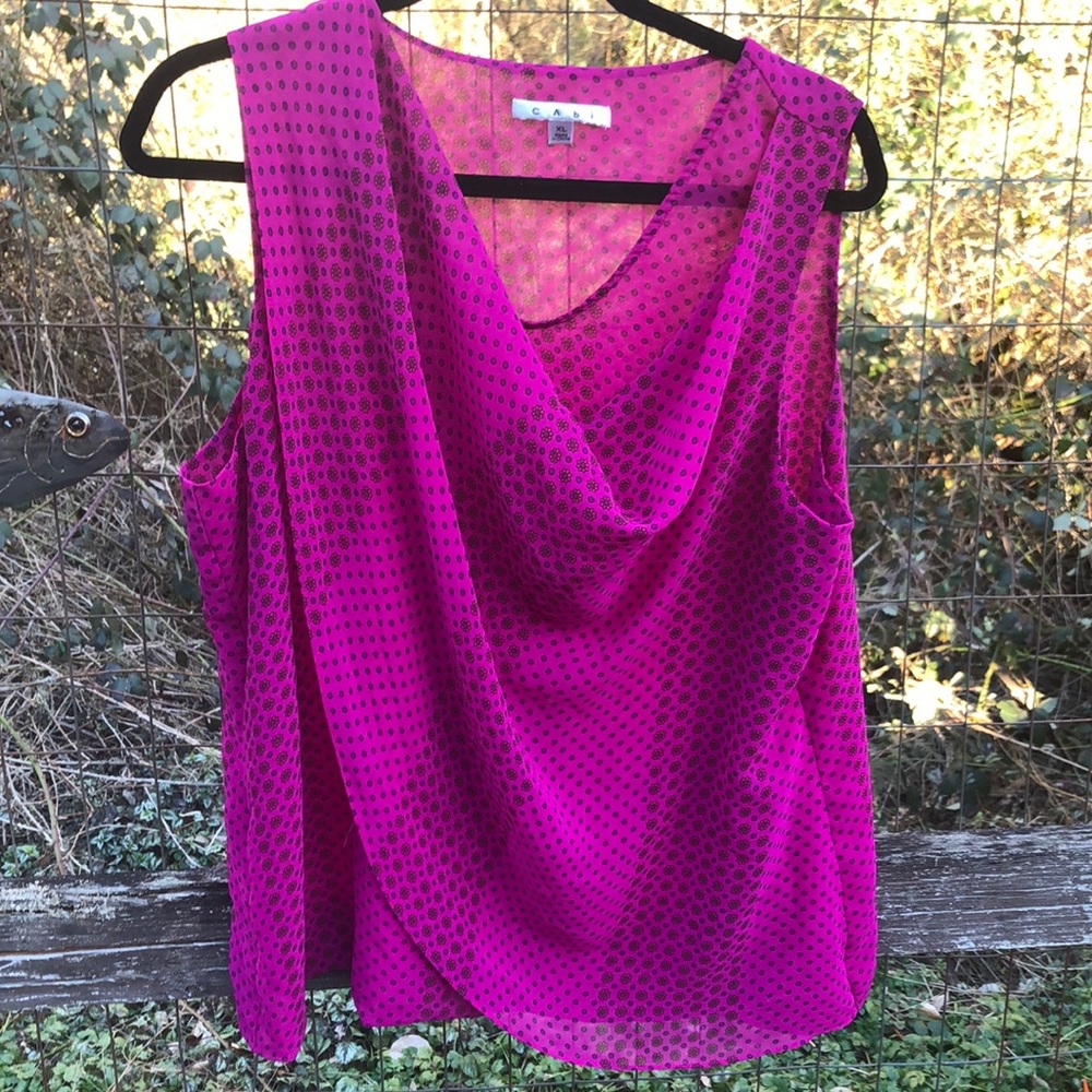 Sleeveless top with tiny flowers
